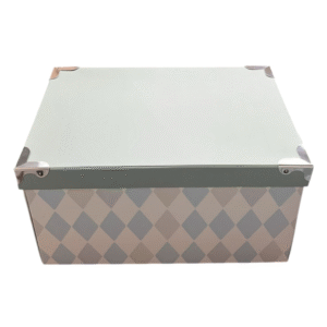 CAJA CON HERRAJES